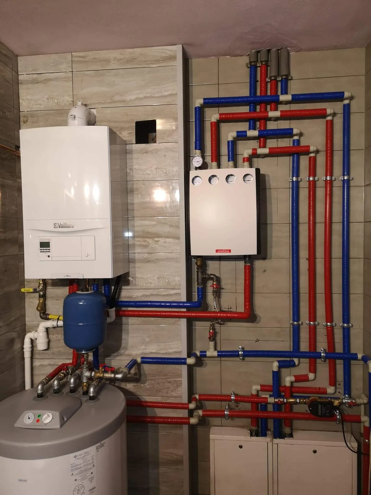 Kotłownia gazowa Vaillant z rozdzielaczem — zdjęcie 2